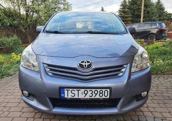 Toyota Verso cena 33900 przebieg: 213200, rok produkcji 2009 z Starachowice małe 154